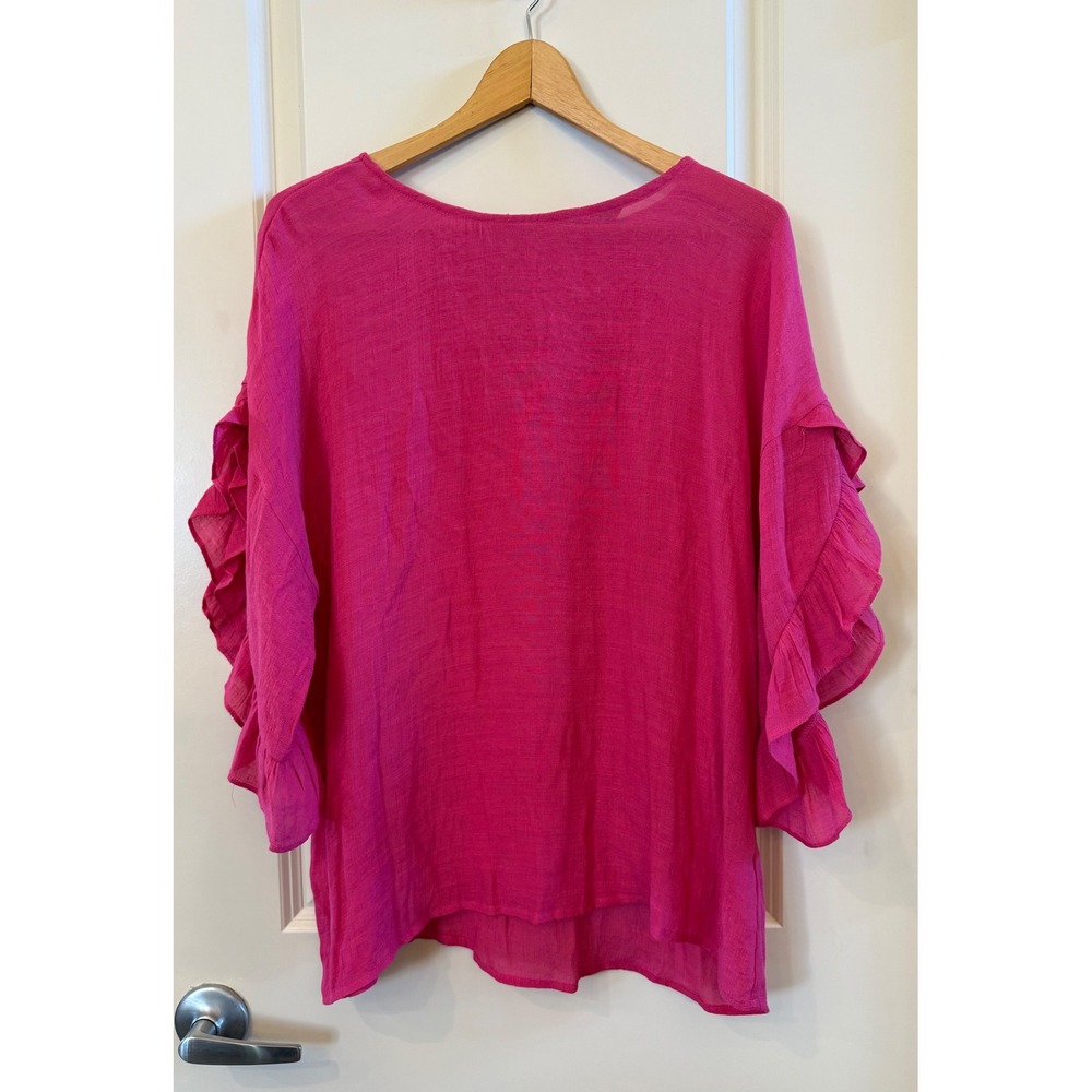 Doe & Rae NWT Lula Blouse Fuchsia Pink Ruffle Sleeve Textured Top Size Medium